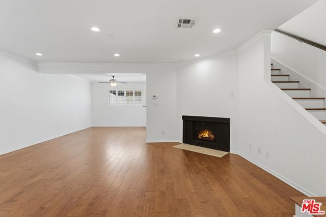 18550 Hatteras Street 45, Tarzana (los Angeles), CA 91356