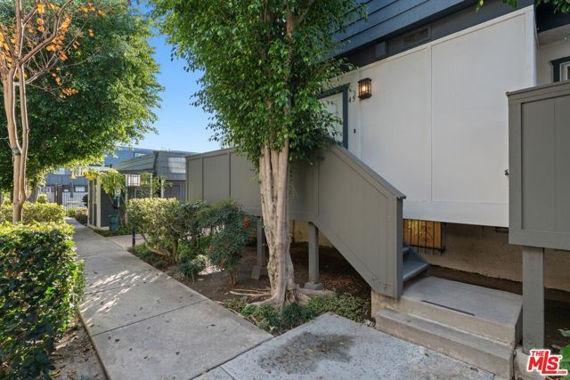 18550 Hatteras Street 45, Tarzana (los Angeles), CA 91356