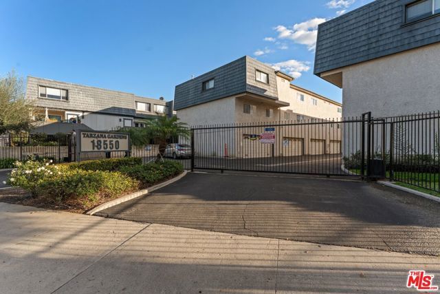 18550 Hatteras Street 45, Tarzana (los Angeles), CA 91356