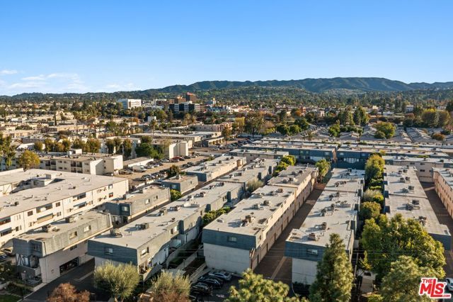 18550 Hatteras Street 45, Tarzana (los Angeles), CA 91356