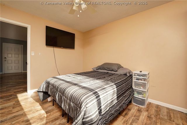 1052 Meadowview Lane, St Albans, WV 25177