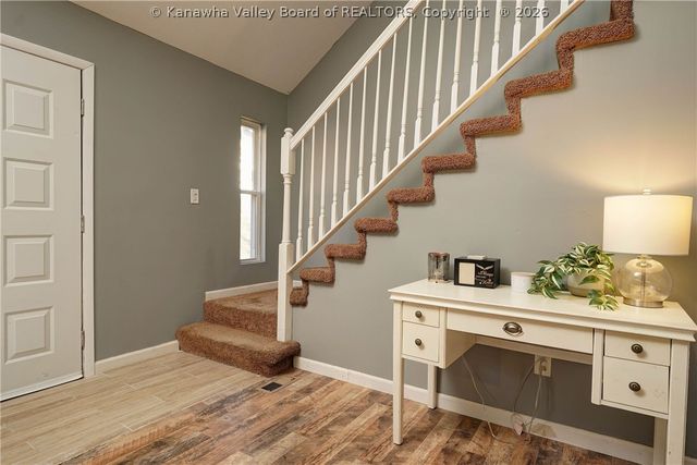 1052 Meadowview Lane, St Albans, WV 25177