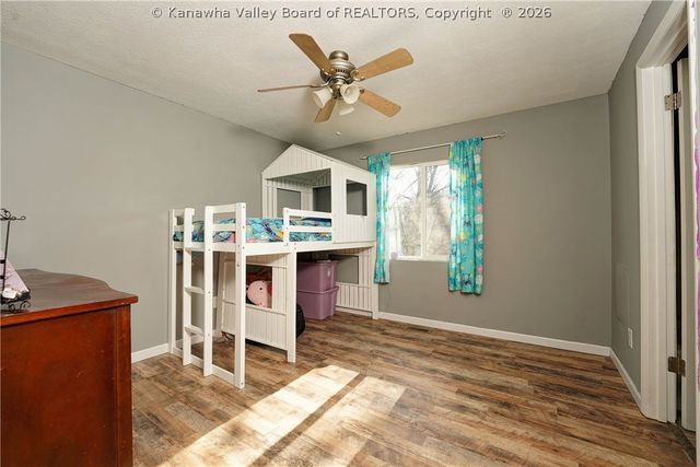 1052 Meadowview Lane, St Albans, WV 25177