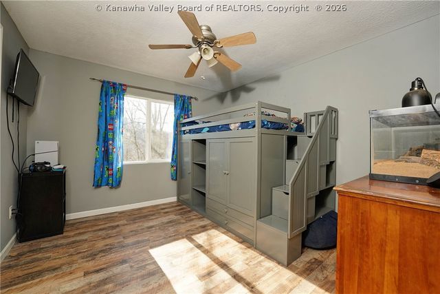 1052 Meadowview Lane, St Albans, WV 25177