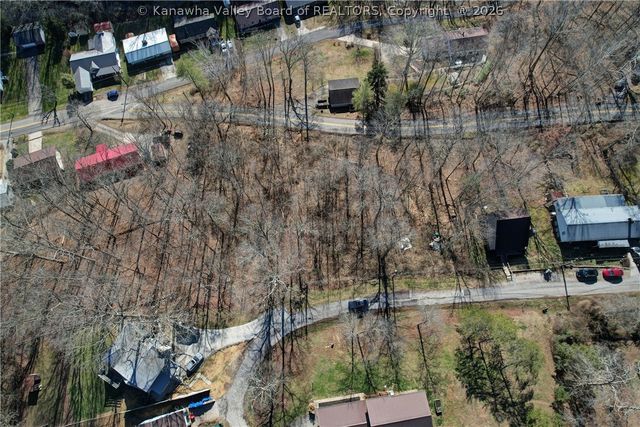 1052 Meadowview Lane, St Albans, WV 25177