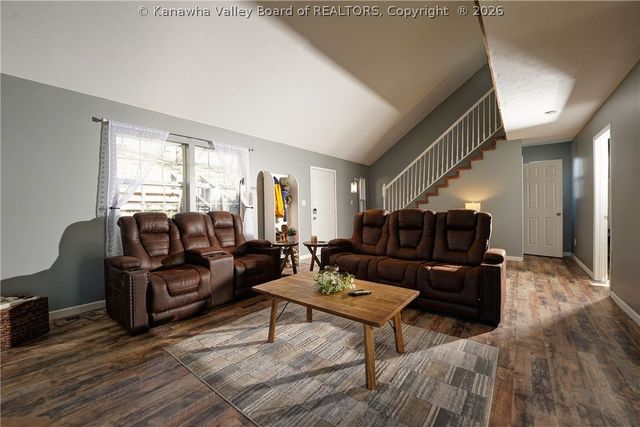 1052 Meadowview Lane, St Albans, WV 25177