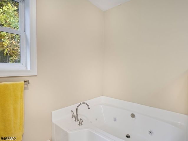 28 Beaver Run Rd, Lafayette Twp., NJ 07848