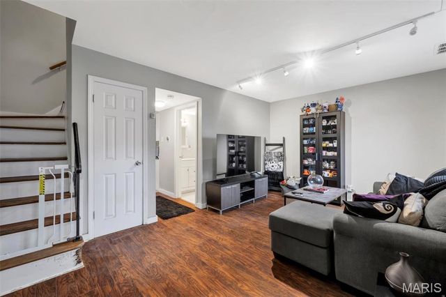 3426 Nebraska Avenue, St Louis, MO 63118