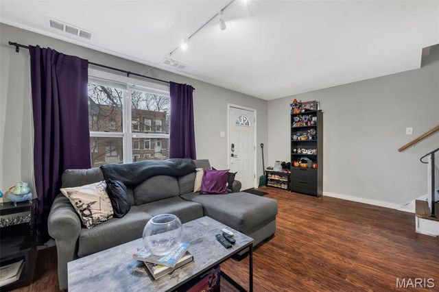 3426 Nebraska Avenue, St Louis, MO 63118