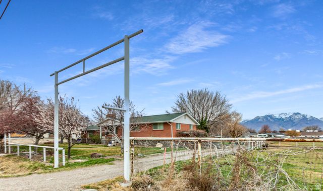 8701 S TEMPLE DR, West Jordan, UT 84088