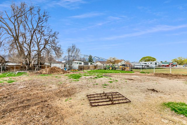 8701 S TEMPLE DR, West Jordan, UT 84088