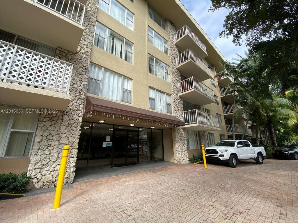 1805 Sans Souci Blvd 419, North Miami, FL 33181