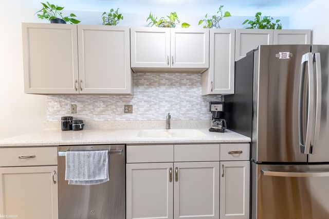 15341 Pebble Pointe Drive, Clinton Twp, MI 48038