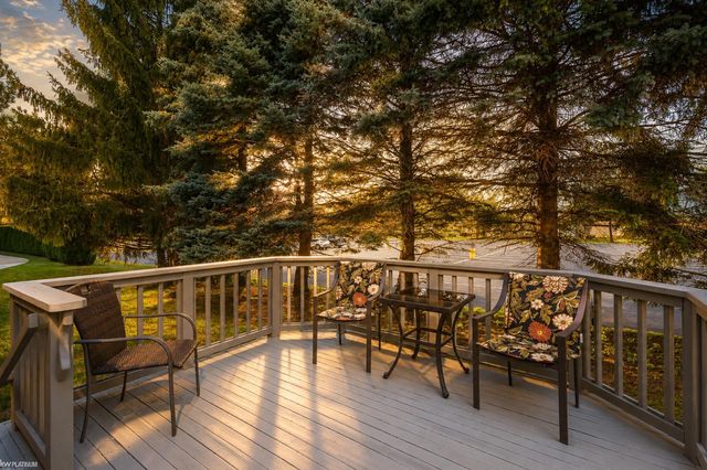 15341 Pebble Pointe Drive, Clinton Twp, MI 48038