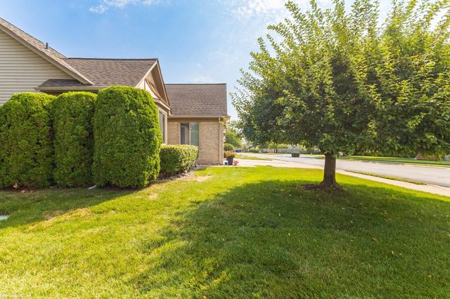 15341 Pebble Pointe Drive, Clinton Twp, MI 48038