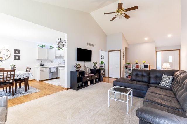 15341 Pebble Pointe Drive, Clinton Twp, MI 48038