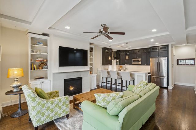 1011 N WOLCOTT Avenue 2N, Chicago, IL 60622