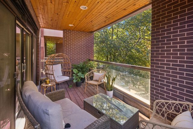 1011 N WOLCOTT Avenue 2N, Chicago, IL 60622