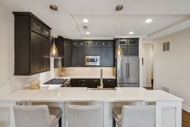 1011 N WOLCOTT Avenue 2N, Chicago, IL 60622