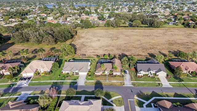 1656 Grantham Drive, Wellington, FL 33414