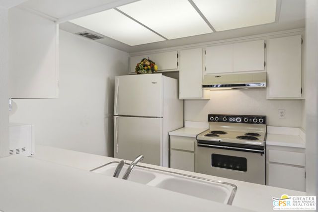 1111 E Ramon Road 13, Palm Springs, CA 92264