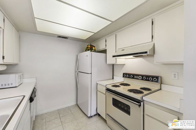 1111 E Ramon Road 13, Palm Springs, CA 92264
