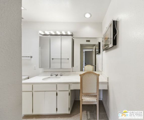 1111 E Ramon Road 13, Palm Springs, CA 92264