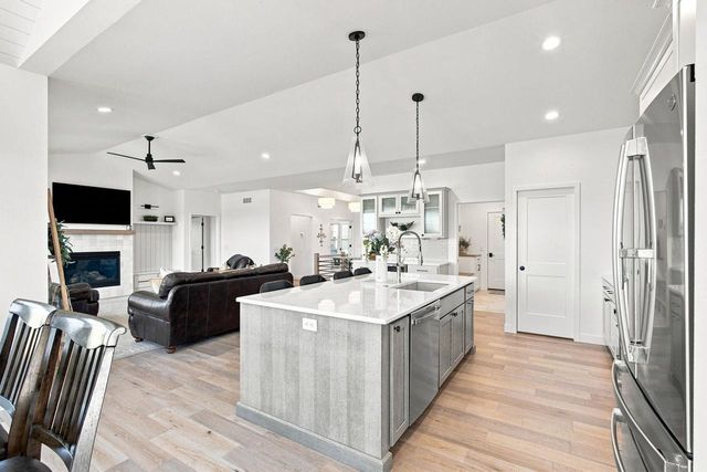 1314 Spahn Drive, Waunakee, WI 53597