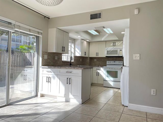 12366 SW 51st Place, Cooper City, FL 33330