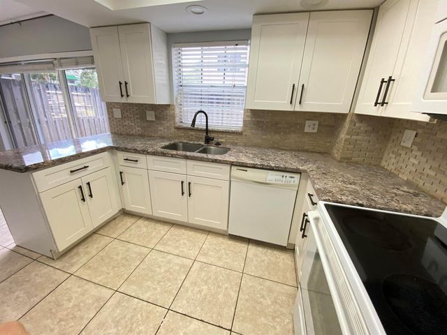 12366 SW 51st Place, Cooper City, FL 33330