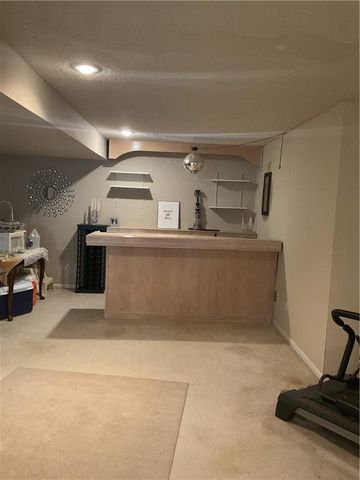 10126 N Highland Terrace, Kansas City, MO 64155