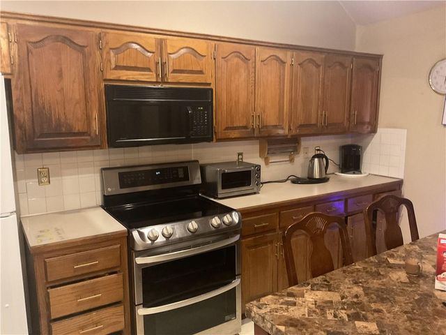 10126 N Highland Terrace, Kansas City, MO 64155