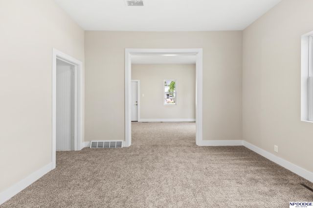 329 E 2nd Street, Fremont, NE 68025