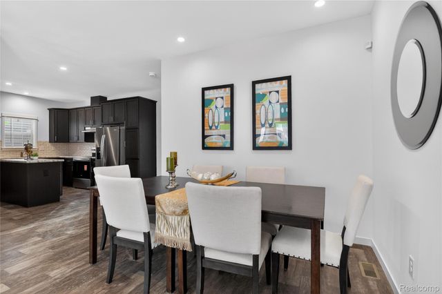 7527 Packard Ave, Warren, MI 48091