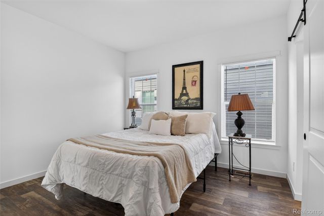 7527 Packard Ave, Warren, MI 48091