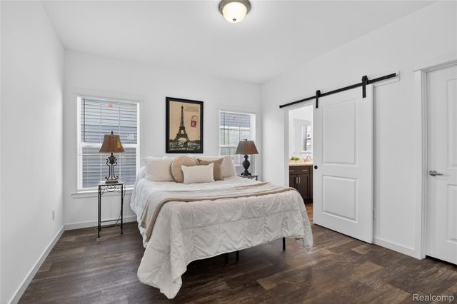 7527 Packard Ave, Warren, MI 48091