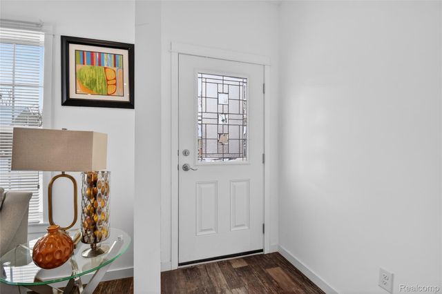 7527 Packard Ave, Warren, MI 48091