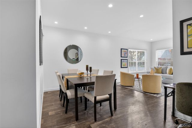 7527 Packard Ave, Warren, MI 48091