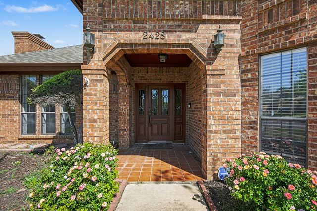 2428 Stonegate Drive N, Bedford, TX 76021