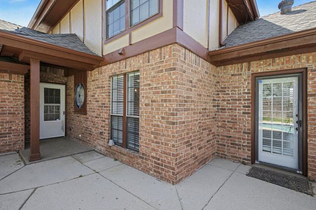 2428 Stonegate Drive N, Bedford, TX 76021