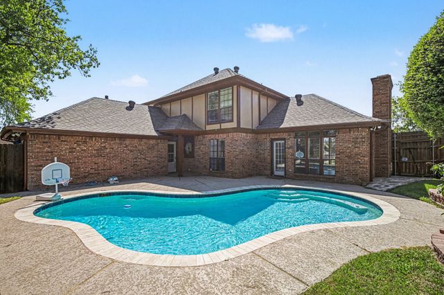 2428 Stonegate Drive N, Bedford, TX 76021