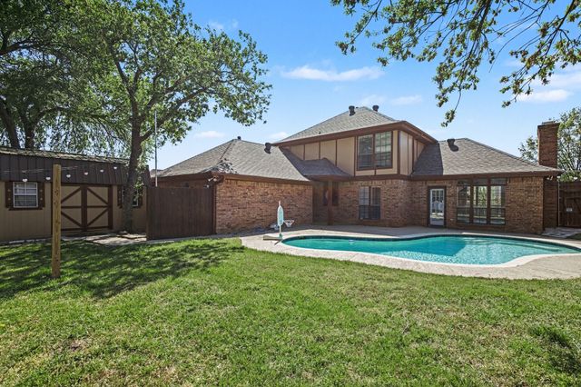 2428 Stonegate Drive N, Bedford, TX 76021