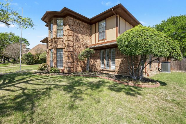 2428 Stonegate Drive N, Bedford, TX 76021