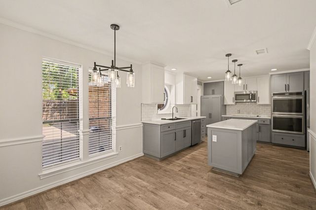 2428 Stonegate Drive N, Bedford, TX 76021