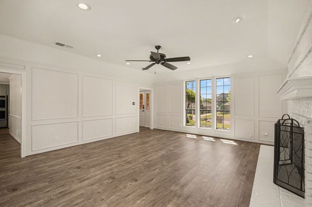 2428 Stonegate Drive N, Bedford, TX 76021