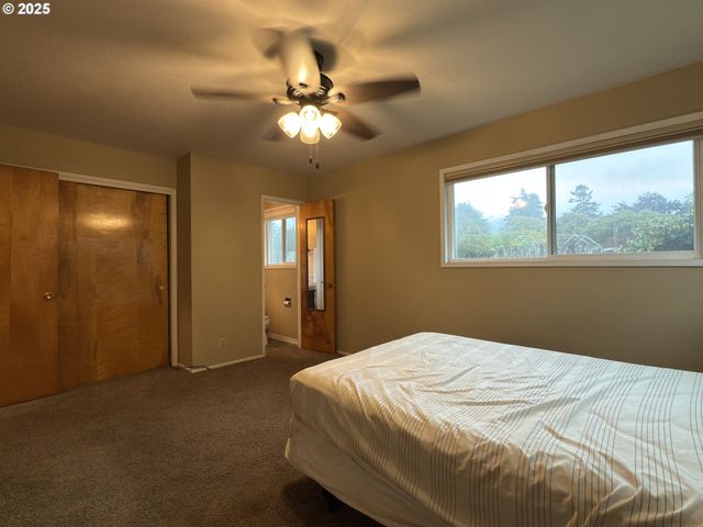 204 ALDER St, Brookings, OR 97415