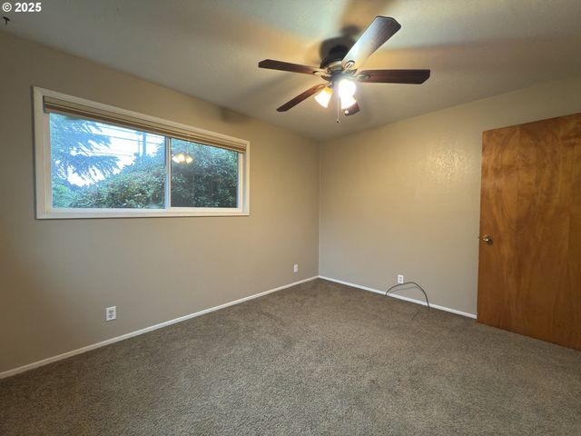 204 ALDER St, Brookings, OR 97415