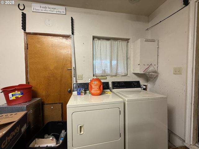 204 ALDER St, Brookings, OR 97415