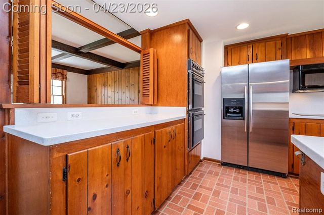 1895 West Bend Drive, Bloomfield Hills, MI 48302