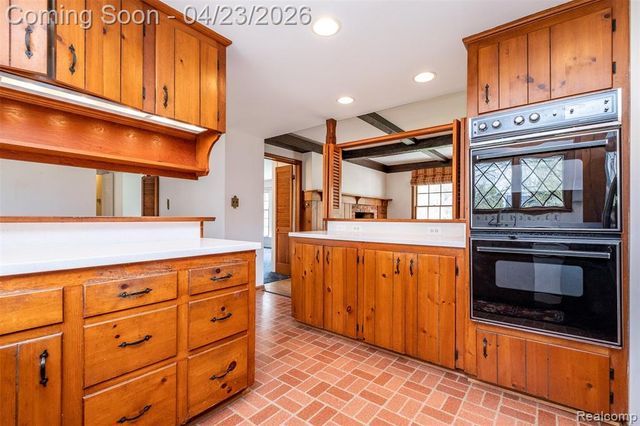 1895 West Bend Drive, Bloomfield Hills, MI 48302